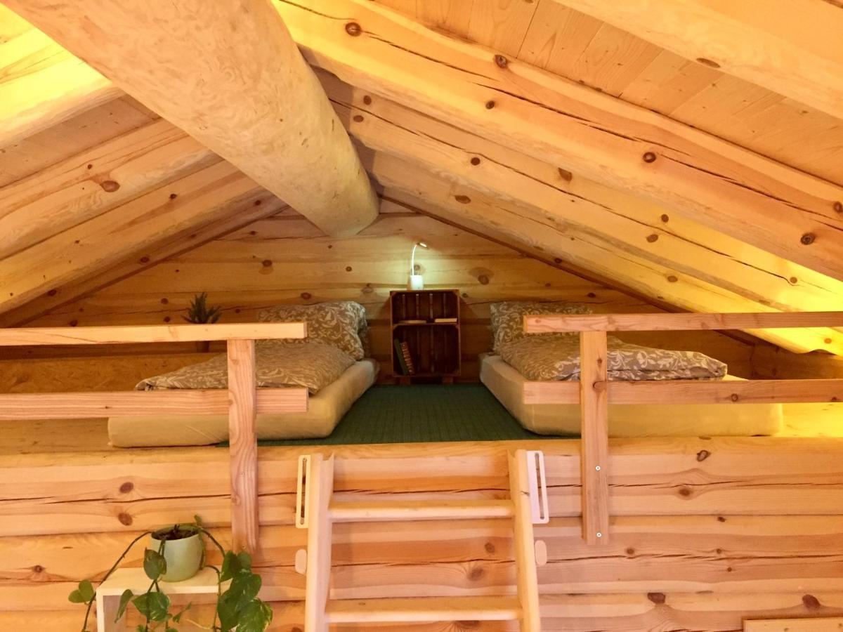 Blockhaus Chalet Mit Beheizbarem Badefass Und Infrarotsauna Auf Der Terrasse Oberschutzen Ngoại thất bức ảnh