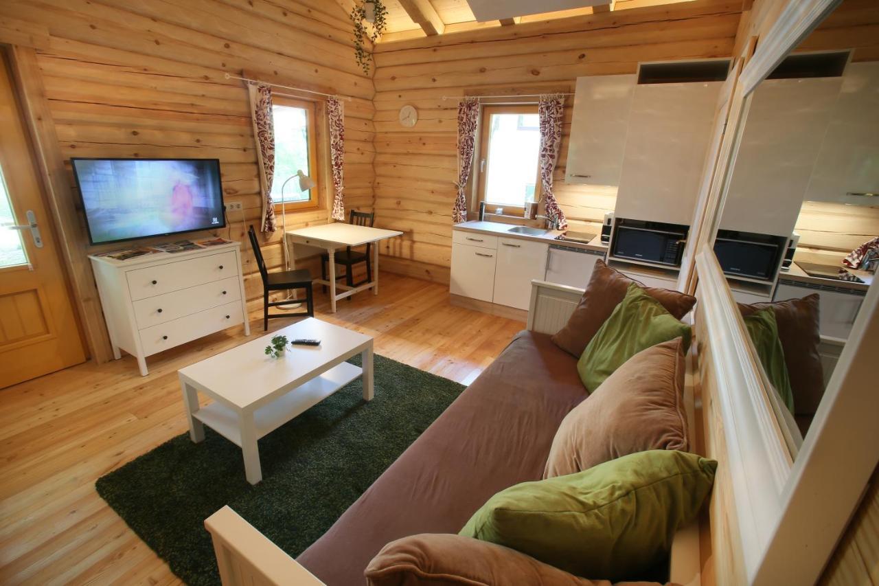 Blockhaus Chalet Mit Beheizbarem Badefass Und Infrarotsauna Auf Der Terrasse Oberschutzen Ngoại thất bức ảnh