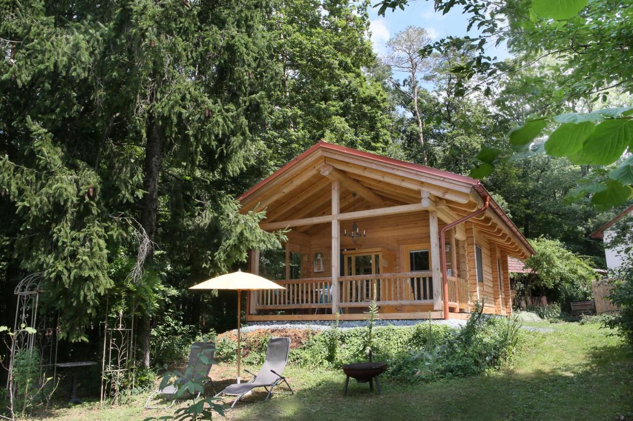 Blockhaus Chalet Mit Beheizbarem Badefass Und Infrarotsauna Auf Der Terrasse Oberschutzen Ngoại thất bức ảnh