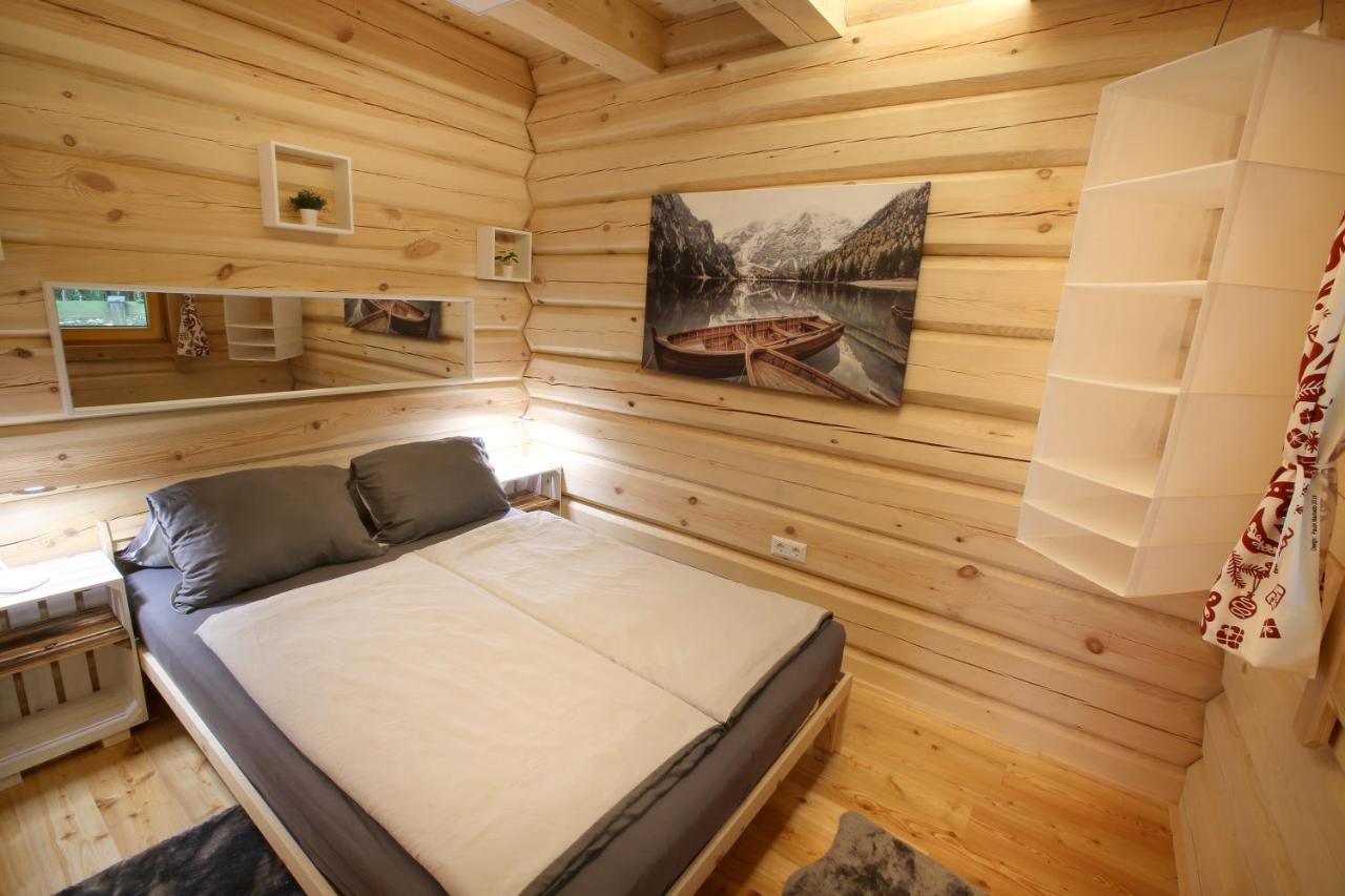 Blockhaus Chalet Mit Beheizbarem Badefass Und Infrarotsauna Auf Der Terrasse Oberschutzen Ngoại thất bức ảnh