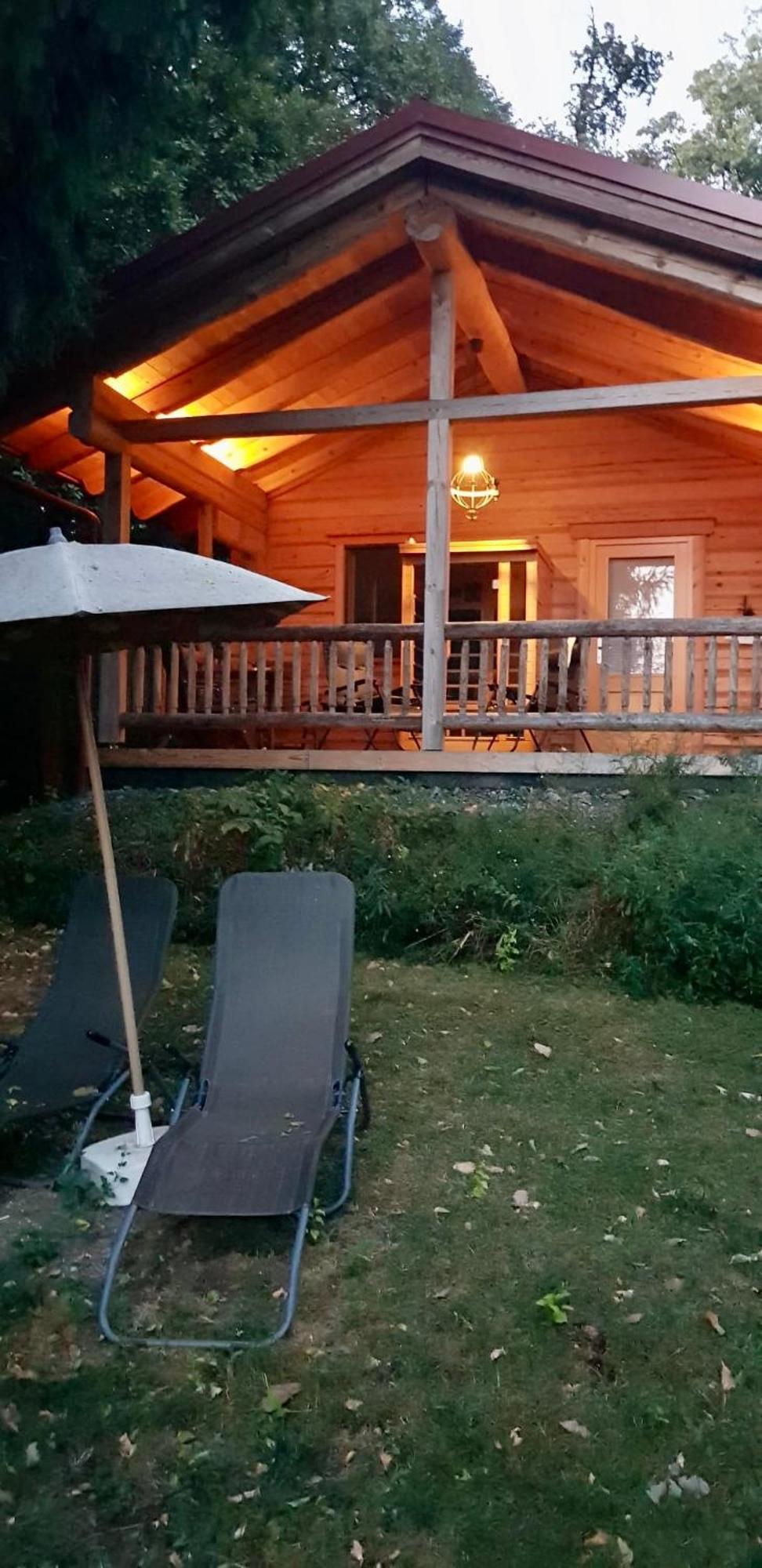 Blockhaus Chalet Mit Beheizbarem Badefass Und Infrarotsauna Auf Der Terrasse Oberschutzen Ngoại thất bức ảnh
